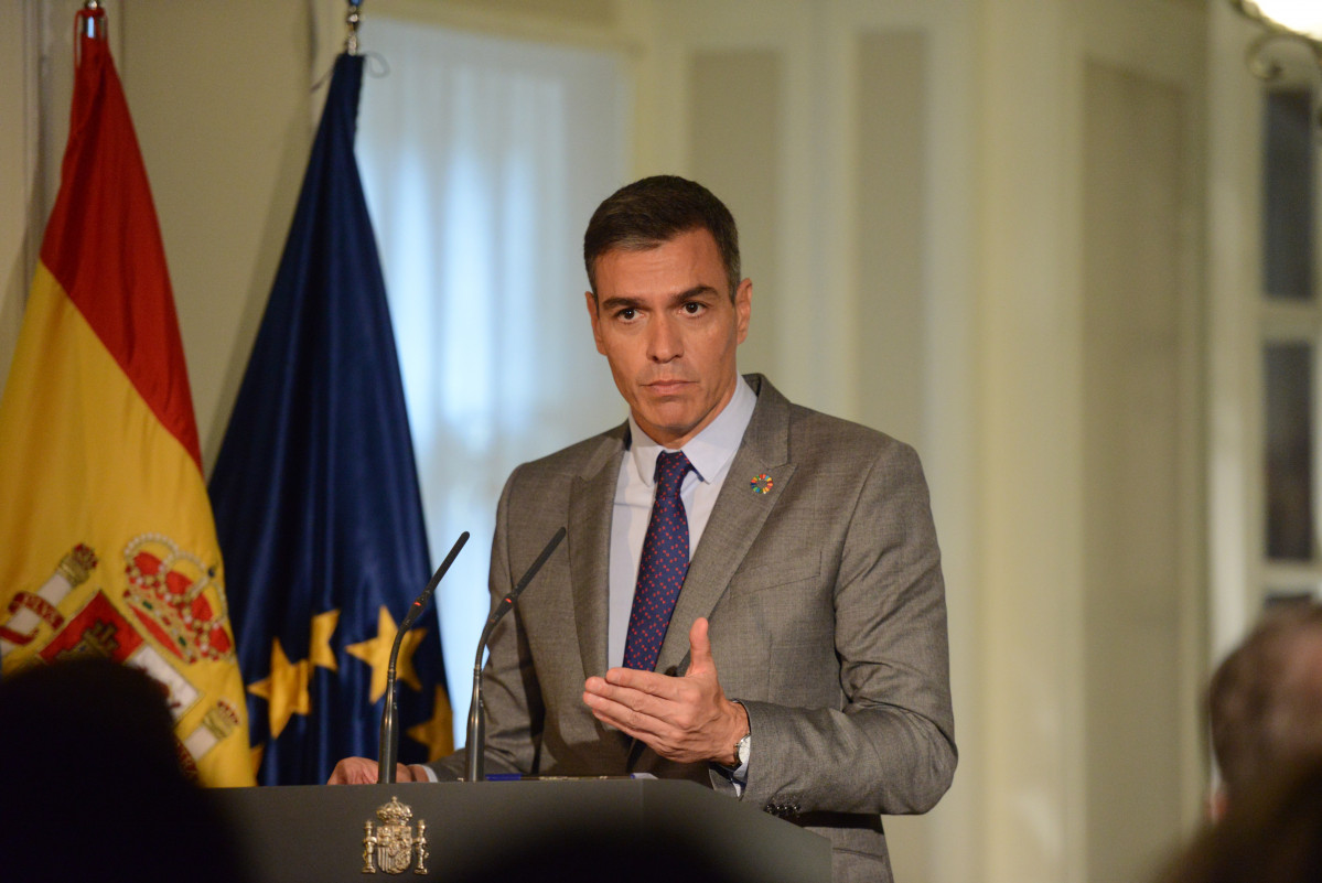 El presidente del Gobierno, Pedro Sánchez, ofrece una rueda de prensa a los medios en la residencia del Embajador Representante Permanente de España ante las Naciones Unidas, a 22 de septiembre de 2021, en Nueva York (Estados Unidos).