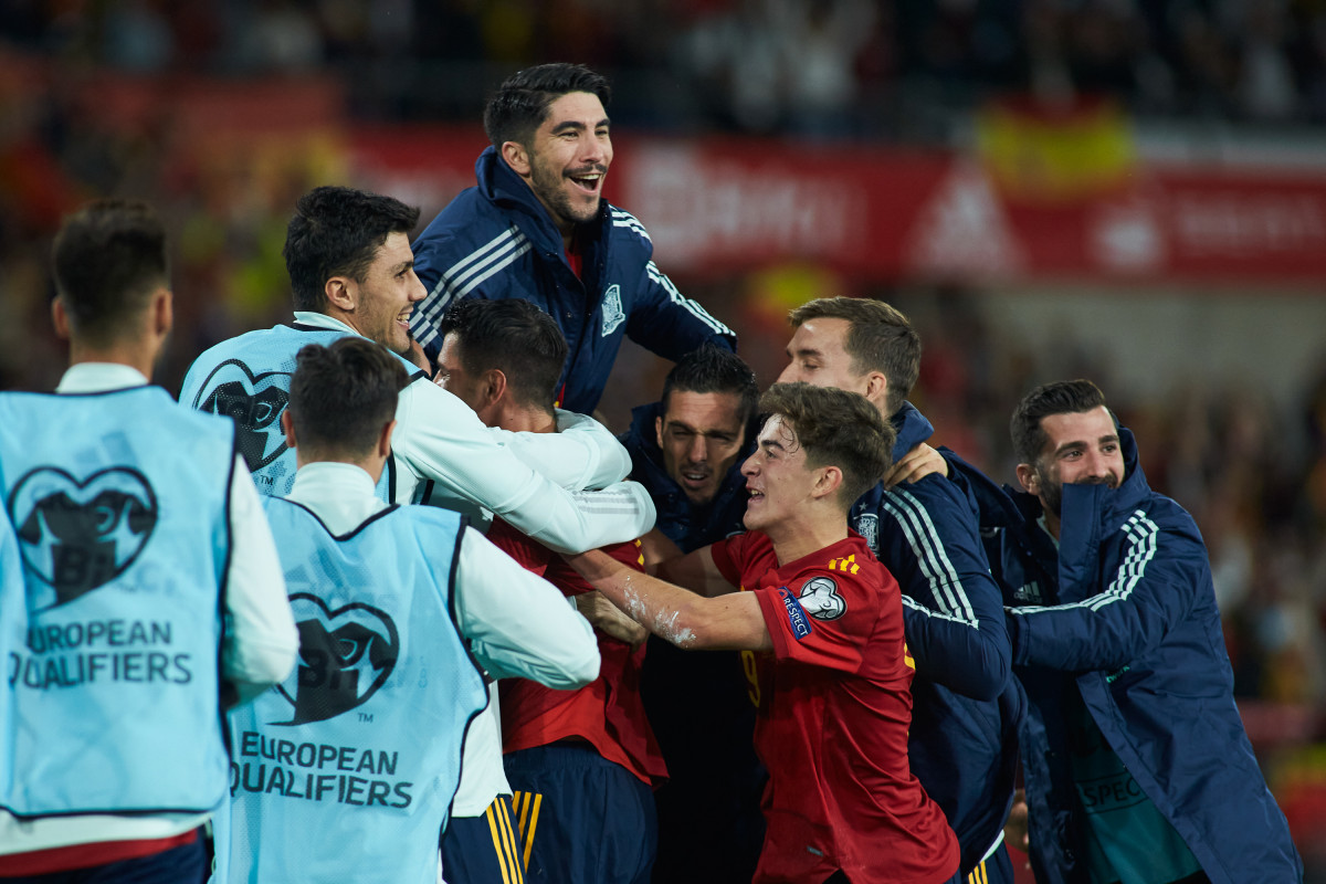 Los jugadores de la selección española celebran el gol de Morata en el España-Suecia