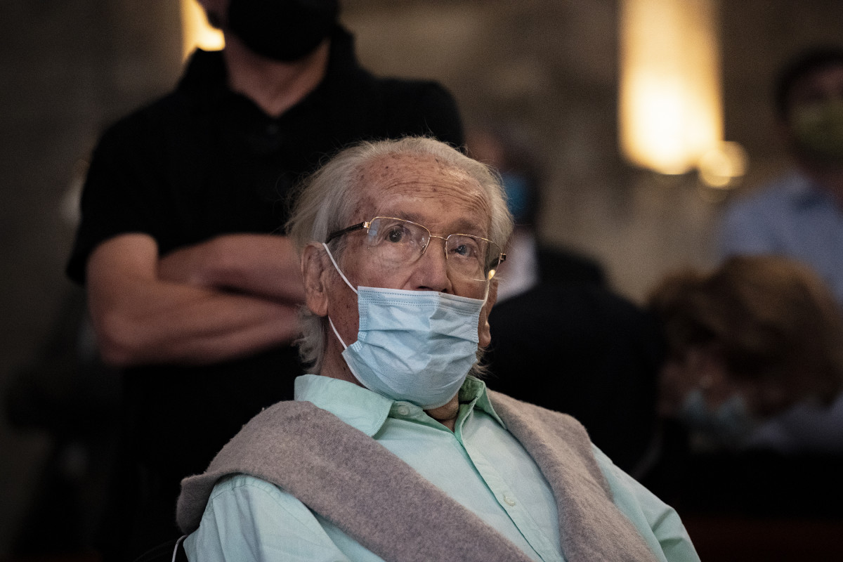 Archivo - El arquitecto Oriol Bohigas en el acto en el que han otorgado el 'honoris causa' al arquitecto Ricard Bofill en la Basílica Santa María del Mar de Barcelona, a 30 de septiembre de 2021, en Barcelona, Cataluña, (España).