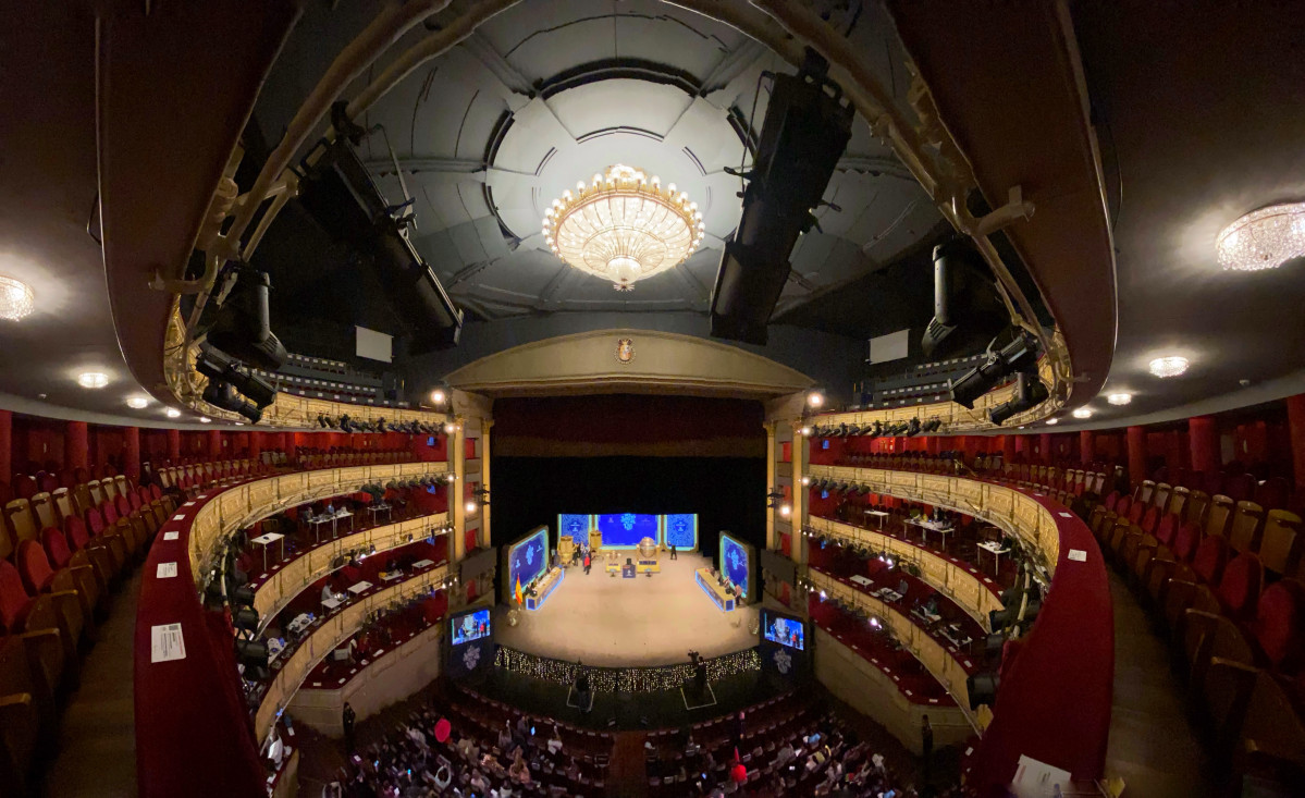 Instalaciones del Teatro Real de Madrid minutos antes del inicio de la celebración del Sorteo Extraordinario de la Lotería de Navidad 2021