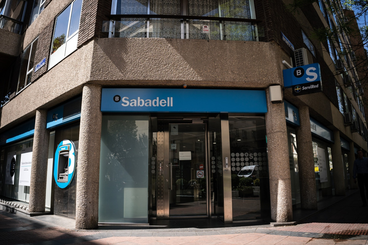 EuropaPress 5136110 entidad bancaria sabadell sido atracada calle nunez balboa 21 abril 2023