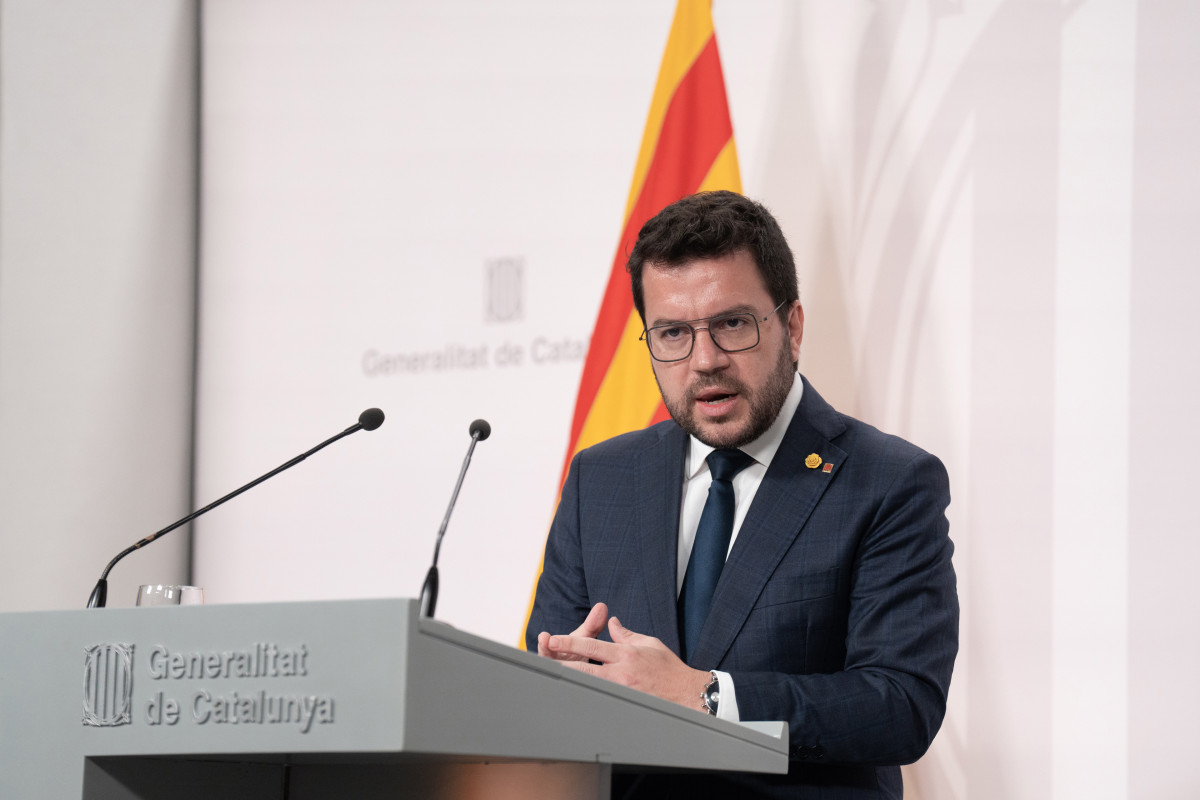 El president de la Generalitat, Pere Aragonès, interviene durante una rueda de prensa, posterior al Consell Executiu, a 1 de agosto de 2023, en Barcelona, Catalunya (España). Aragonès ha instado a "aprovechar" el resultado obtenido por las fuerzas soberan