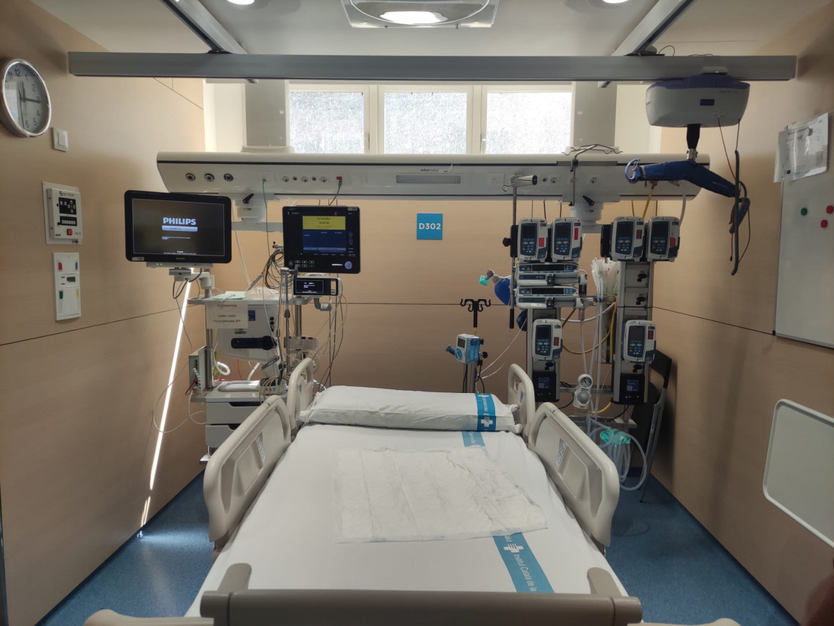 Imagen de una cama de la UCI del Hospital Vall d'Hebron