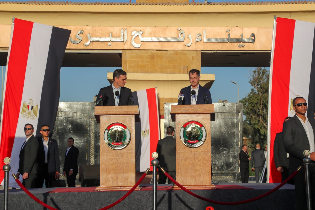 EuropaPress 5597880 24 november 2023 egypt rafah belgian prime minister alexander croo and