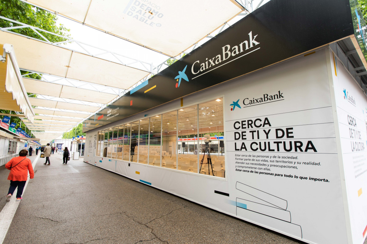 Archivo - El ‘Pabellón CaixaBank’ en la edición de la Feria del Libro de Madrid celebrada en 2023