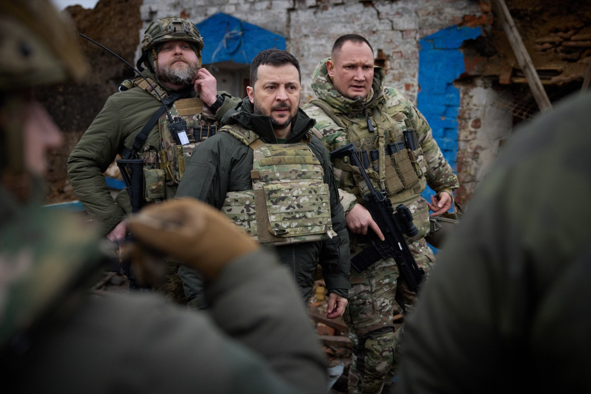 EuropaPress 5738221 presidente ucraniano volodimir zelenski ropa militar