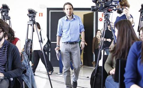 Pablo Iglesias defiende el cambio político frente al "recambio" de Ciudadanos