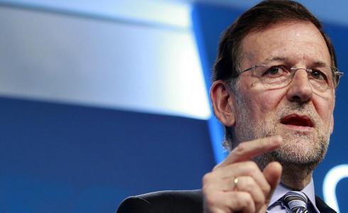 Rajoy pide "apostar por lo sensato y lo serio" y no prestar atención a los "cantos de sirena"